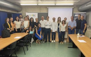 Socios y socias de Más RSC asistentes a esta presentación de la Guía.